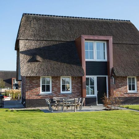 Beautiful Villa With Jacuzzi On The Tjeukemeer Delfstrahuizen Екстериор снимка