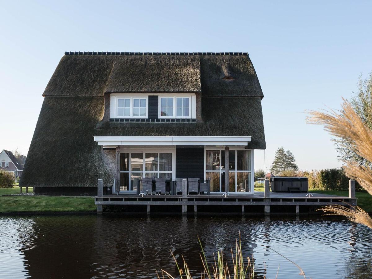 Beautiful Villa With Jacuzzi On The Tjeukemeer Delfstrahuizen Екстериор снимка